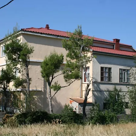 Family Starigrad 6637k Affittacamere 3*